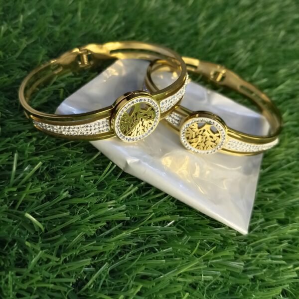 Adjustable Chain Bangle – Comfortable Fit for All Wrist Sizes - Image 3
