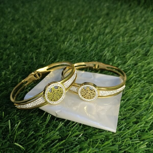 Adjustable Chain Bangle – Comfortable Fit for All Wrist Sizes